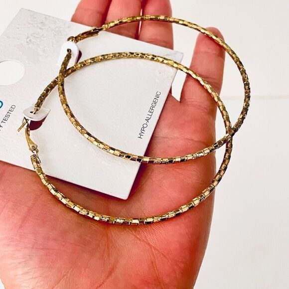 NWT Time and Tru Huge Big 3” (80mm) Gold Textured Round Hoops earrings - Picture 1 of 11